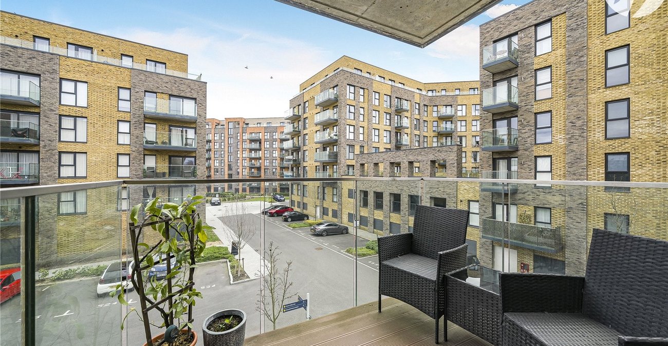 2 bedroom property for sale in Dartford | Robinson Jackson
