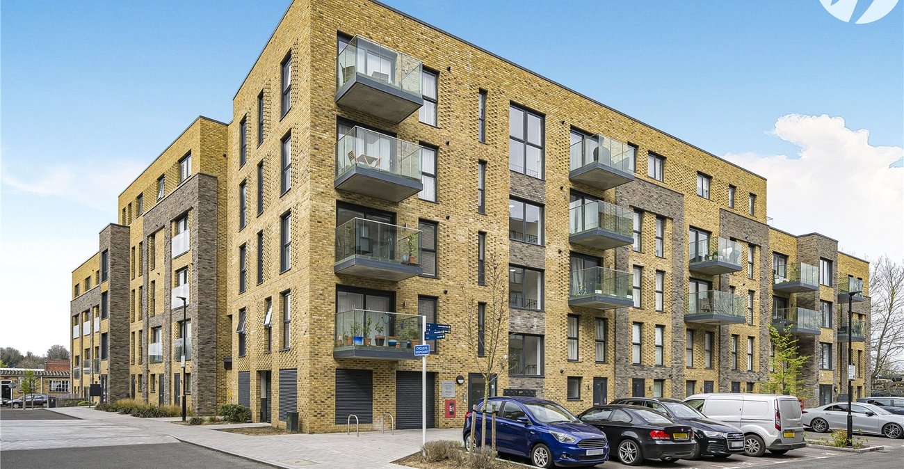 2 bedroom property for sale in Dartford | Robinson Jackson