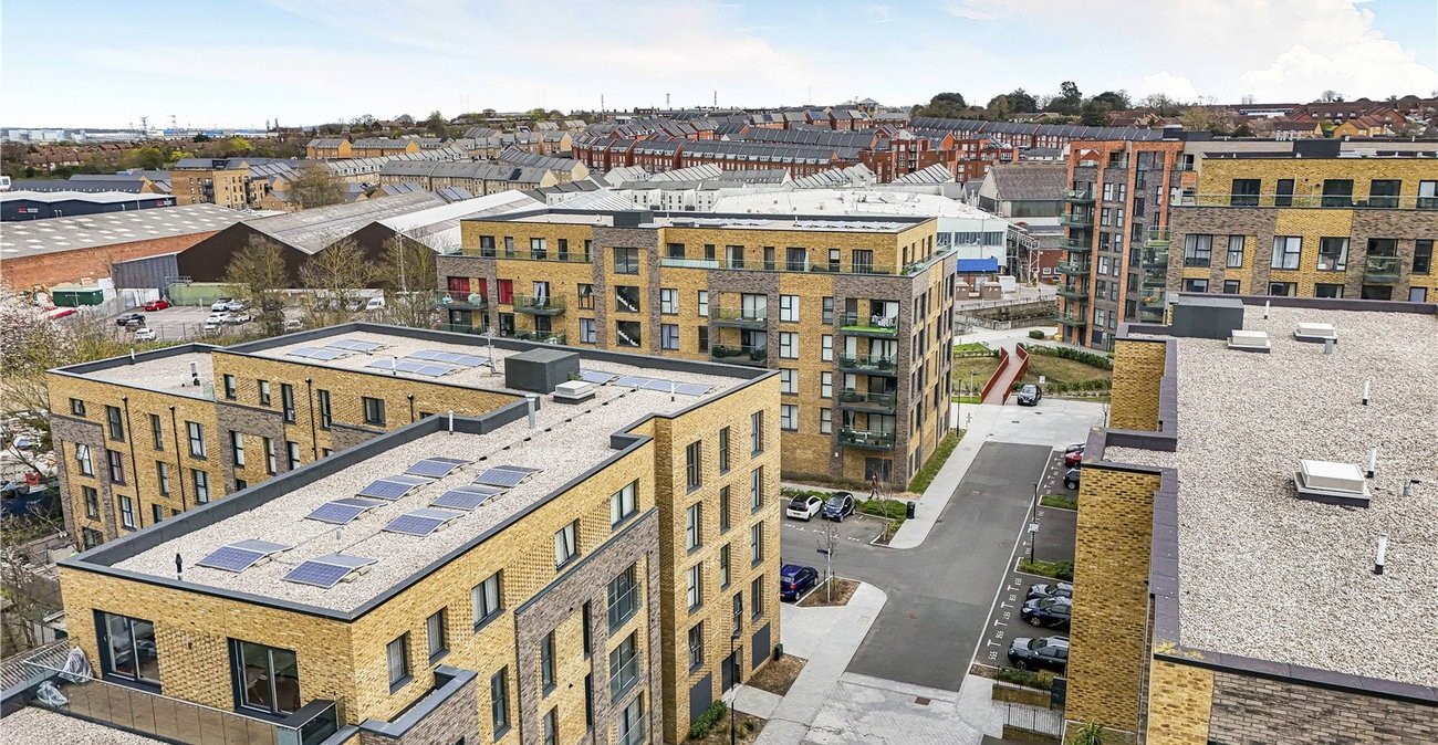 2 bedroom property for sale in Dartford | Robinson Jackson