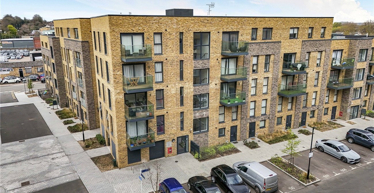 2 bedroom property for sale in Dartford | Robinson Jackson