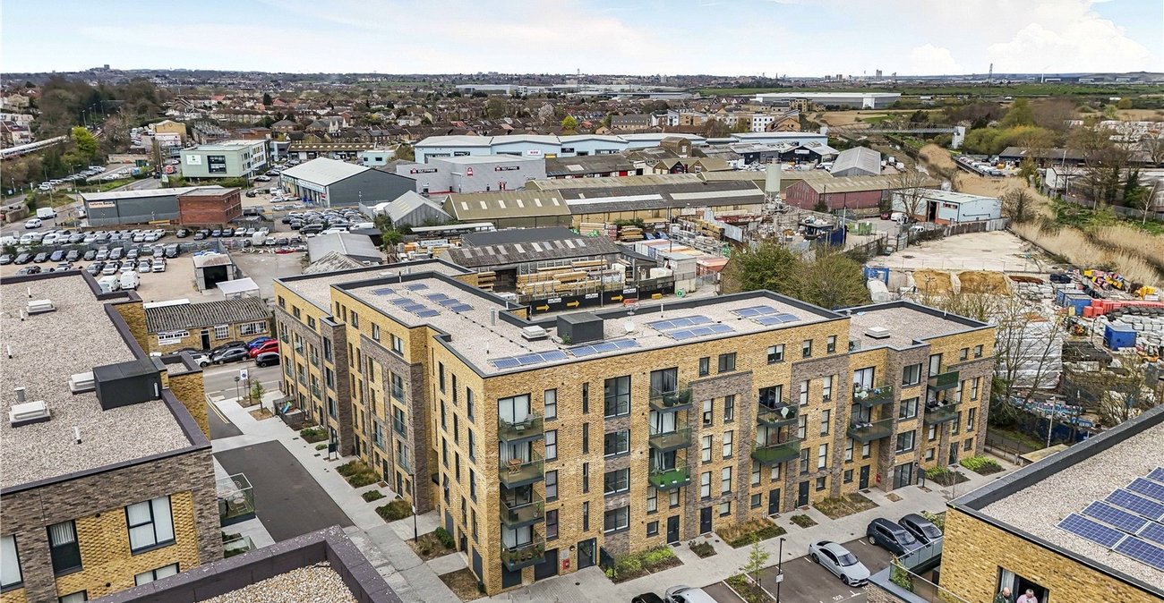 2 bedroom property for sale in Dartford | Robinson Jackson