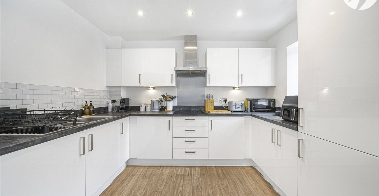 2 bedroom property for sale in Dartford | Robinson Jackson