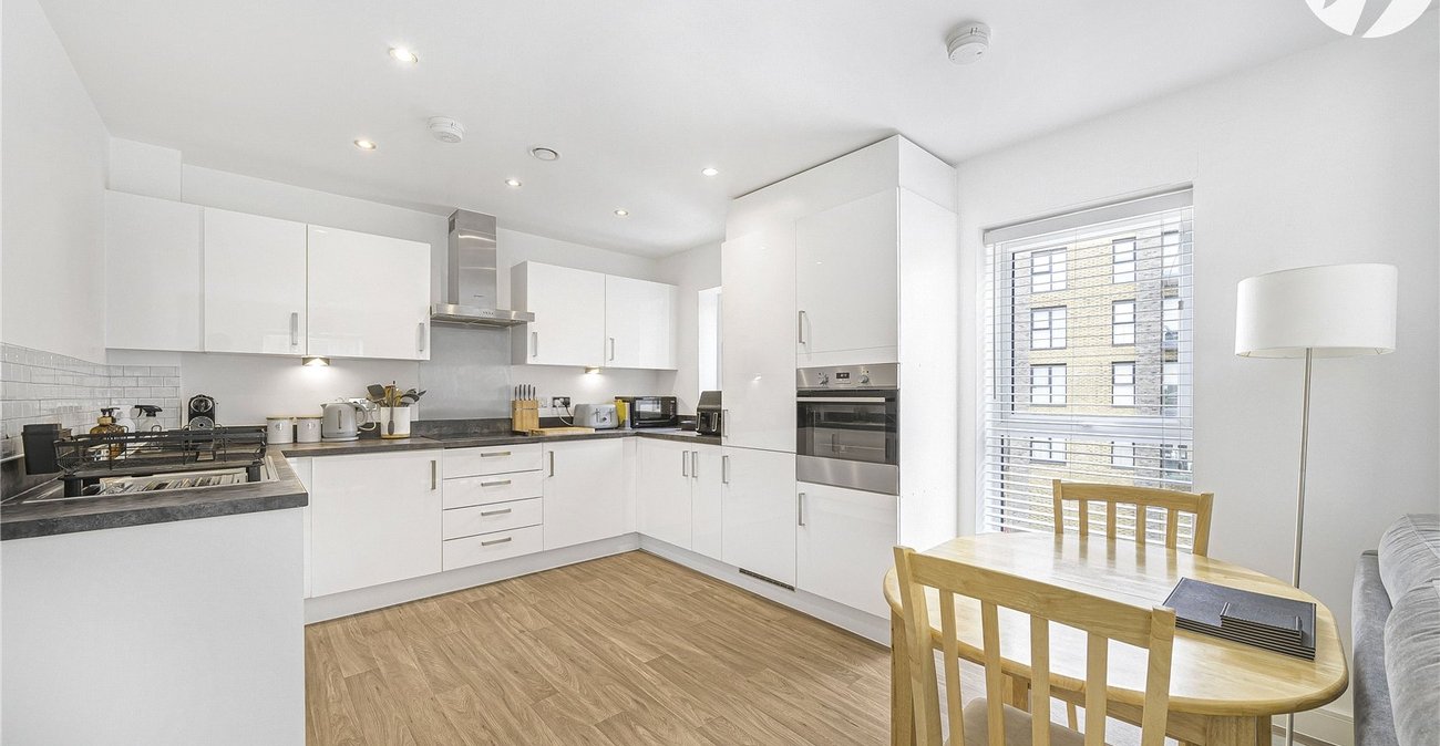 2 bedroom property for sale in Dartford | Robinson Jackson