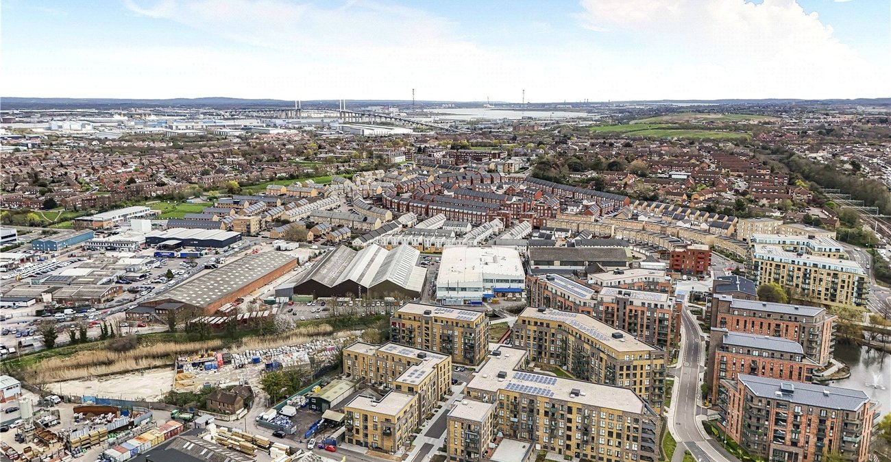 2 bedroom property for sale in Dartford | Robinson Jackson