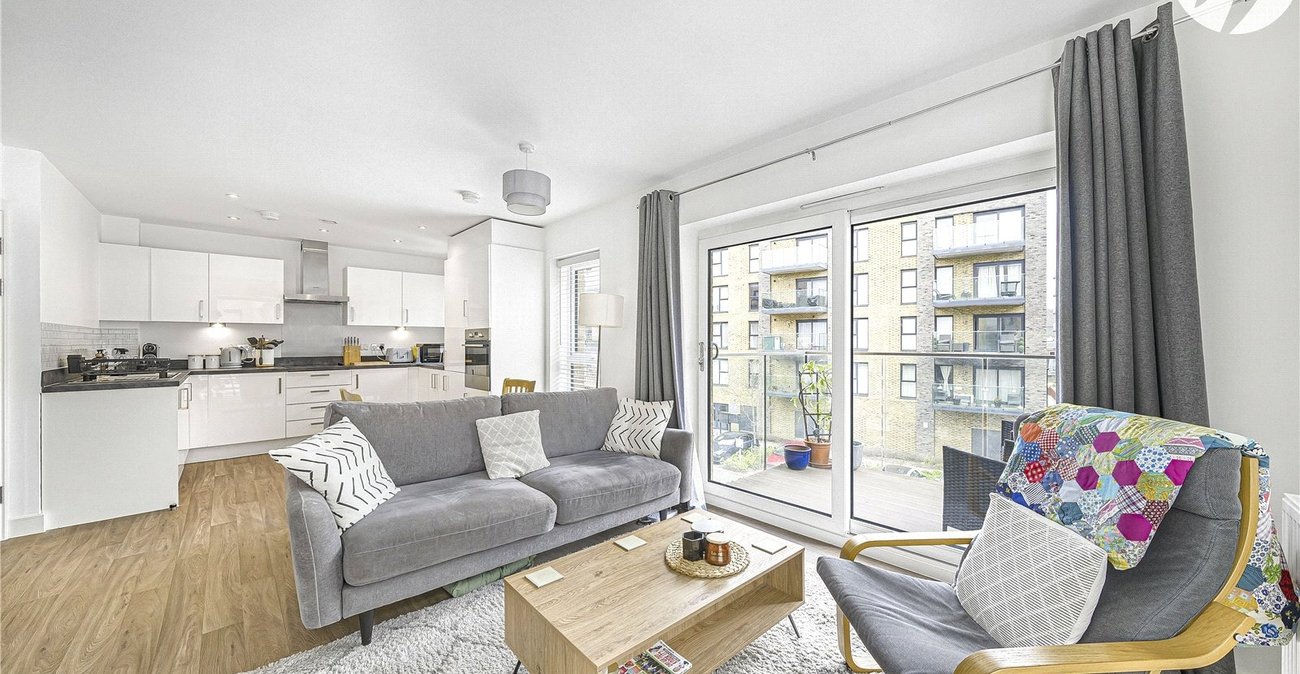 2 bedroom property for sale in Dartford | Robinson Jackson