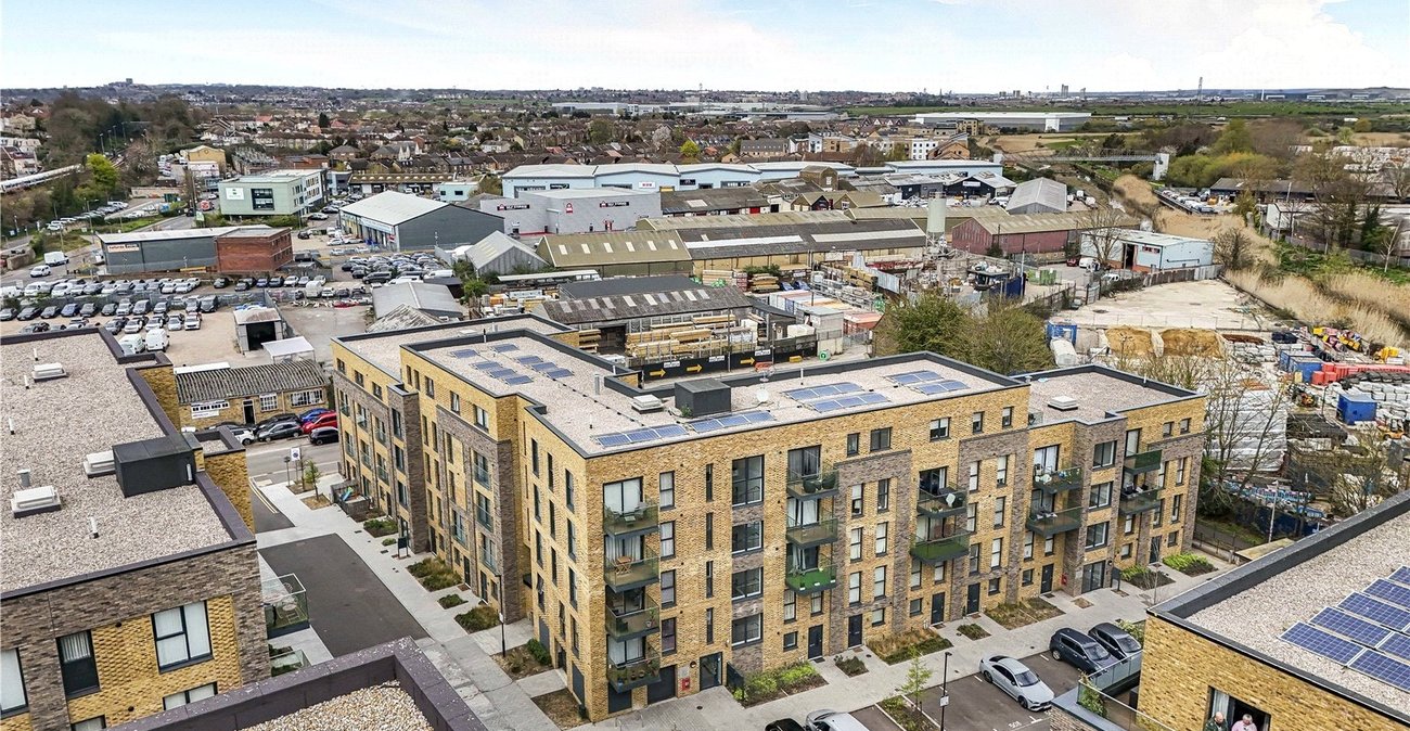 2 bedroom property for sale in Dartford | Robinson Jackson