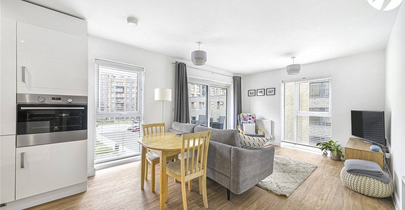 2 bedroom property for sale in Dartford | Robinson Jackson