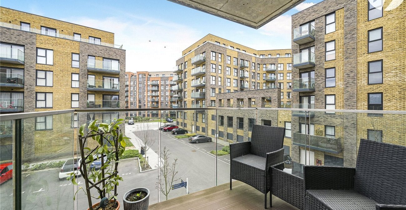 2 bedroom property for sale in Dartford | Robinson Jackson