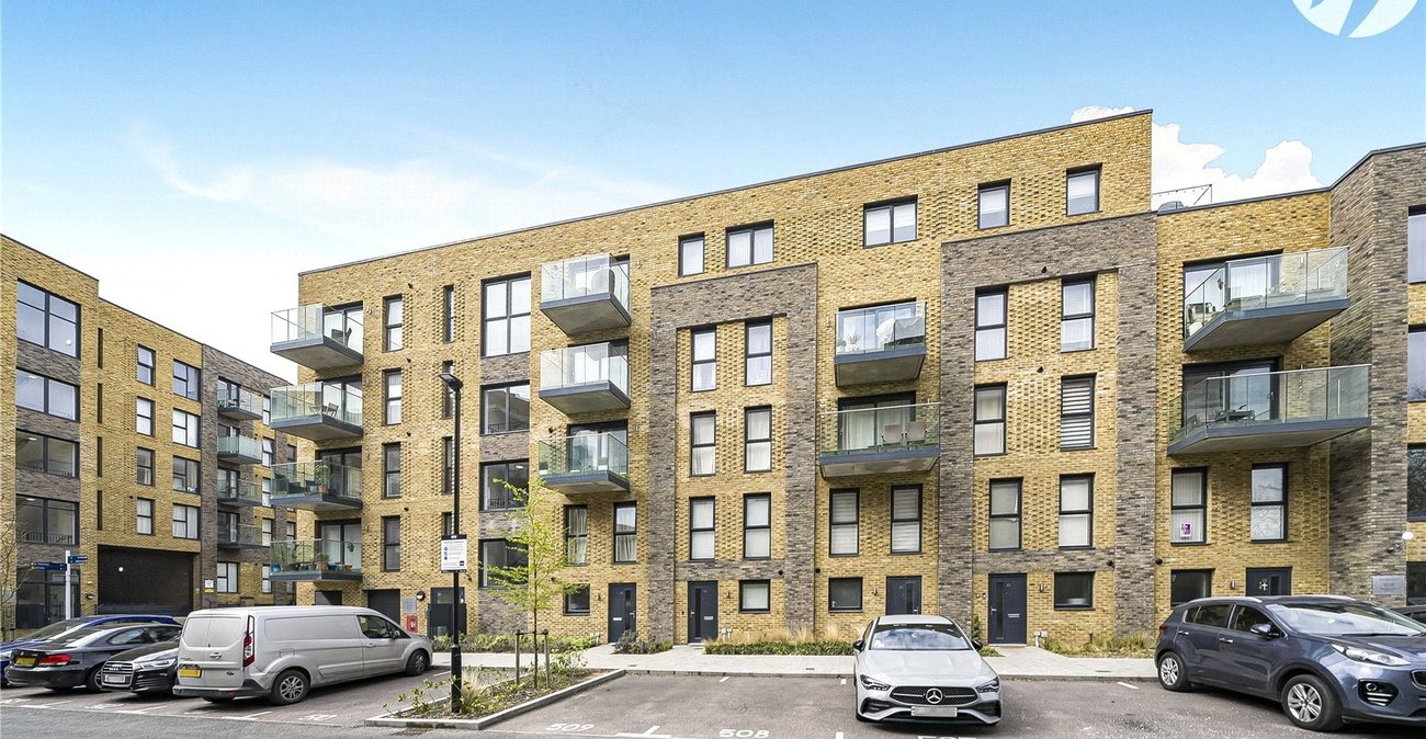 2 bedroom property for sale in Dartford | Robinson Jackson