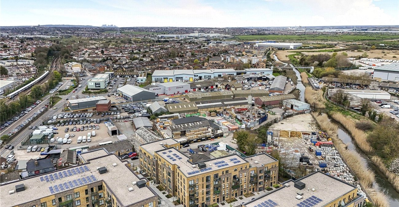 2 bedroom property for sale in Dartford | Robinson Jackson