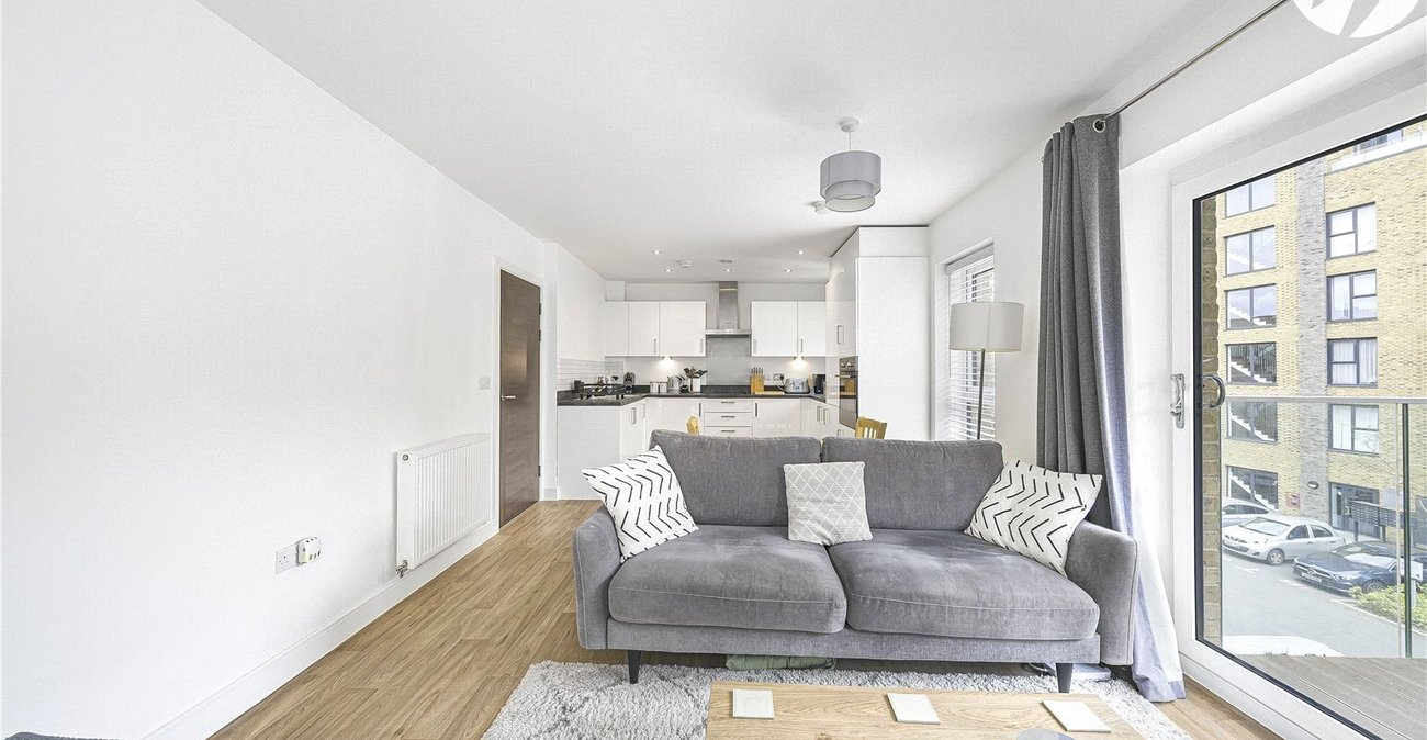 2 bedroom property for sale in Dartford | Robinson Jackson