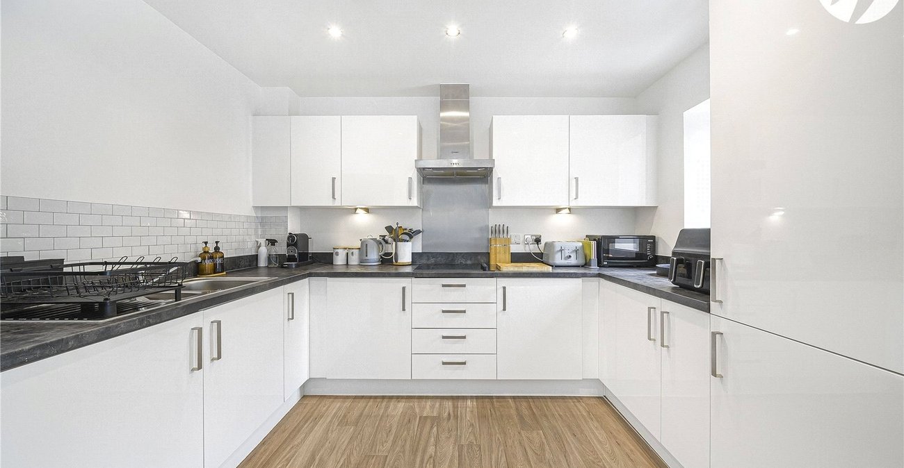 2 bedroom property for sale in Dartford | Robinson Jackson