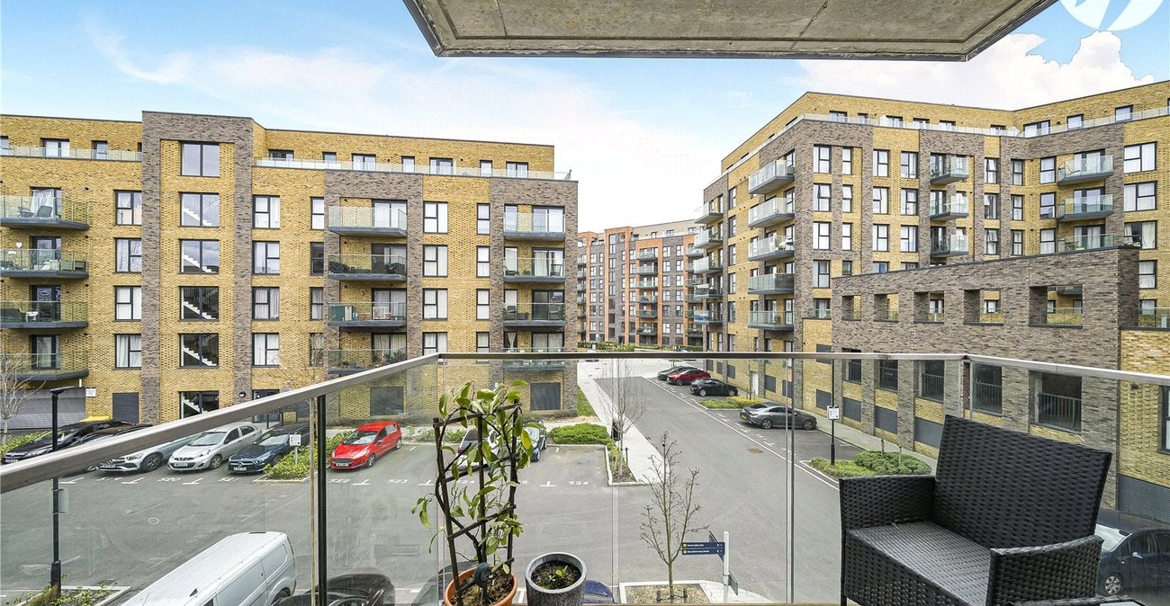 2 bedroom property for sale in Dartford | Robinson Jackson