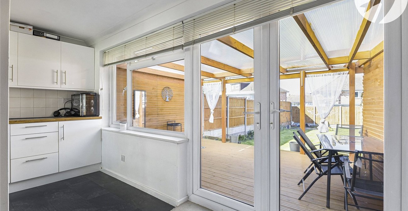 3 bedroom house to rent in Wainscott | Robinson Michael & Jackson