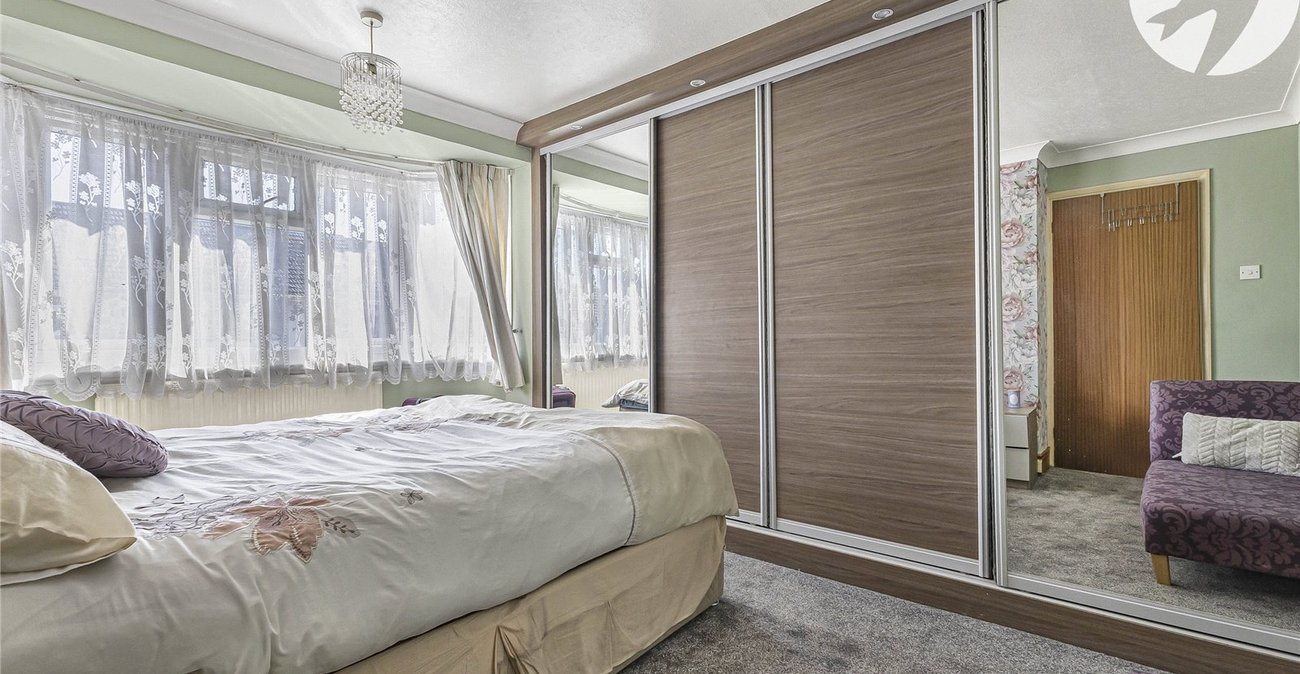 3 bedroom house to rent in Wainscott | Robinson Michael & Jackson