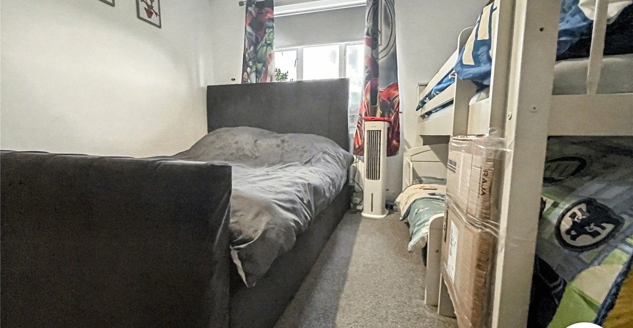 3 bedroom house to rent in Wainscott | Robinson Michael & Jackson