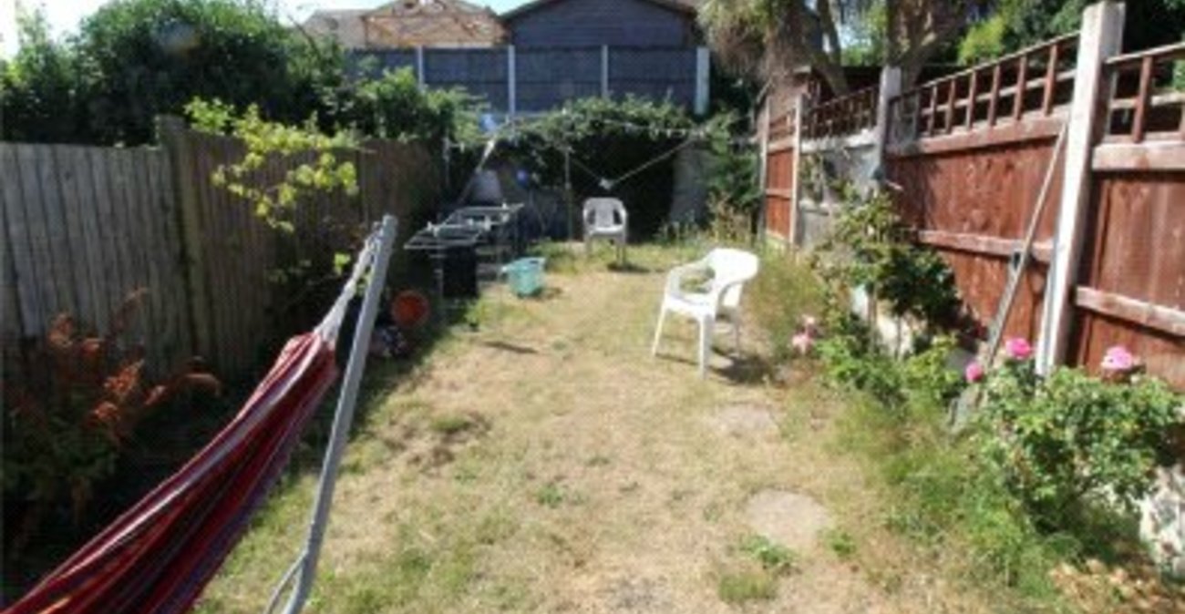 3 bedroom house for sale in Strood | Robinson Michael & Jackson