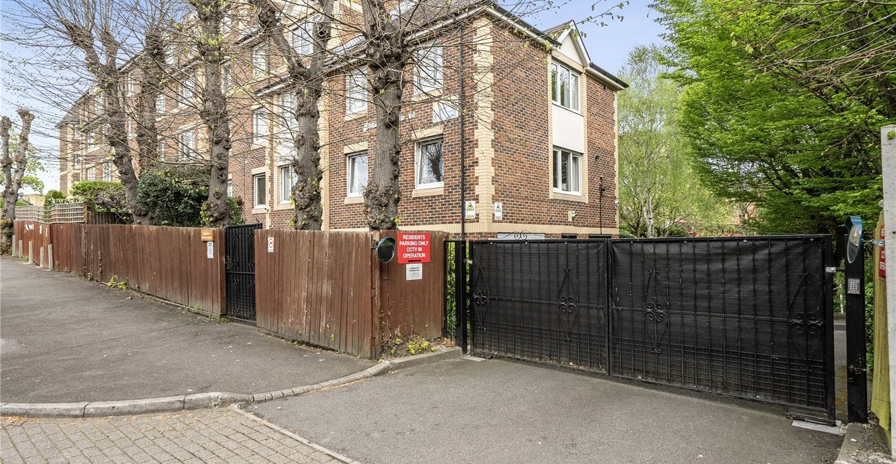 1 bedroom property for sale in Sydenham | Robinson Jackson