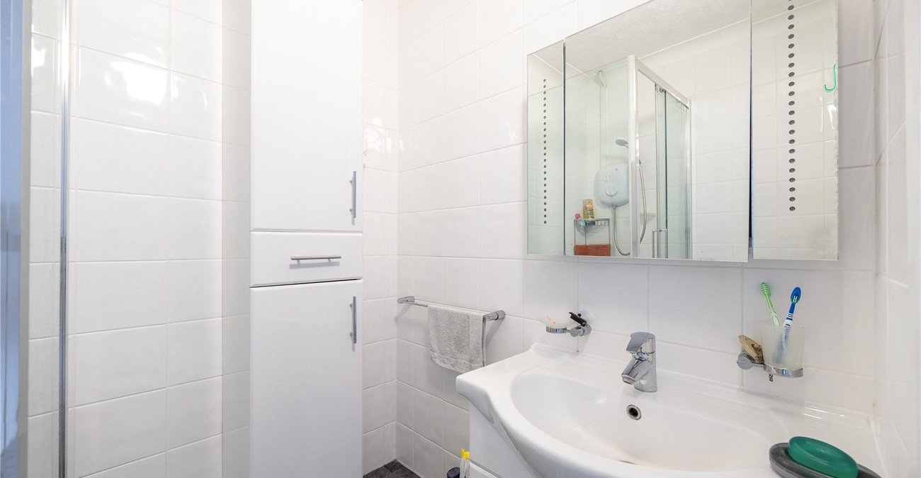 1 bedroom property for sale in Sydenham | Robinson Jackson