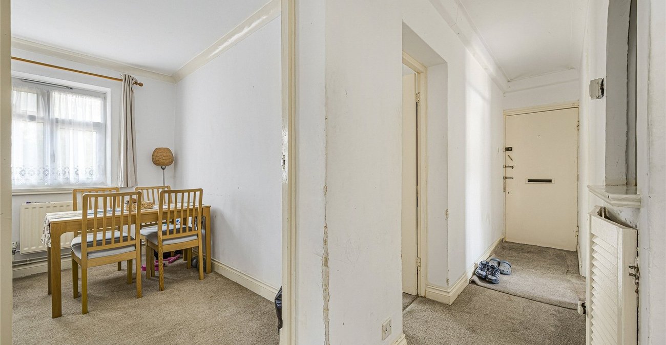 2 bedroom property for sale in Welling | Robinson Jackson