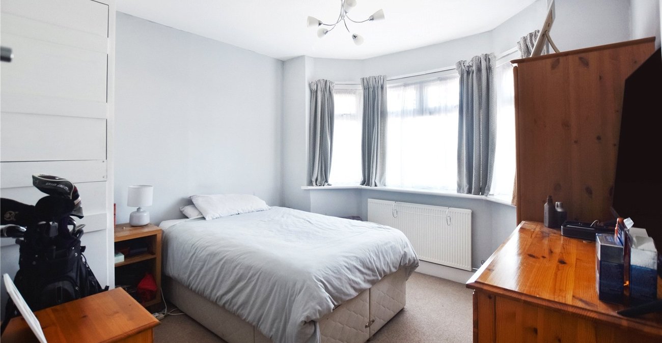 3 bedroom bungalow for sale in Joydens Wood | Robinson Jackson