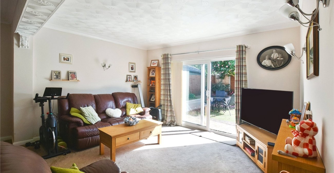 3 bedroom bungalow for sale in Joydens Wood | Robinson Jackson