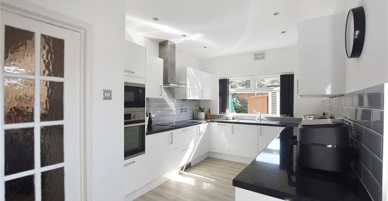 3 bedroom bungalow for sale in Joydens Wood | Robinson Jackson