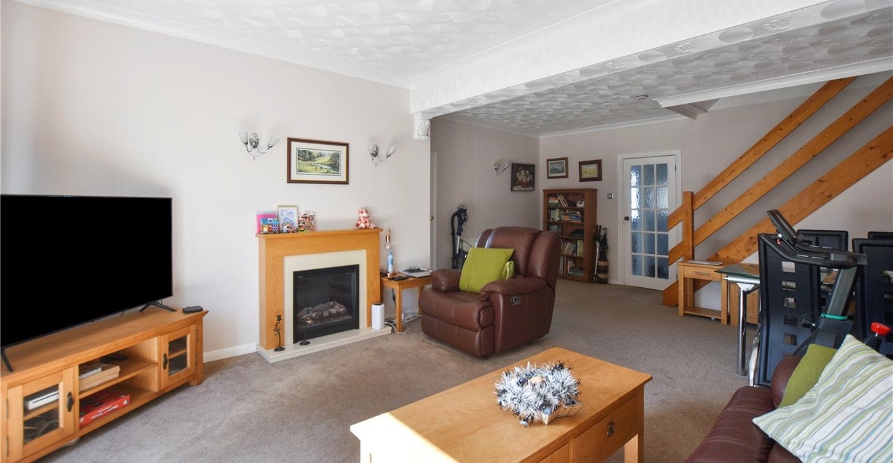 3 bedroom bungalow for sale in Joydens Wood | Robinson Jackson