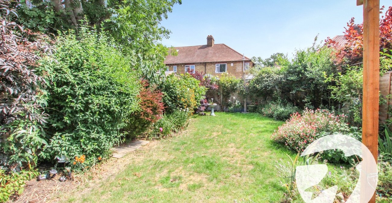 3 bedroom house for sale in London | Robinson Jackson