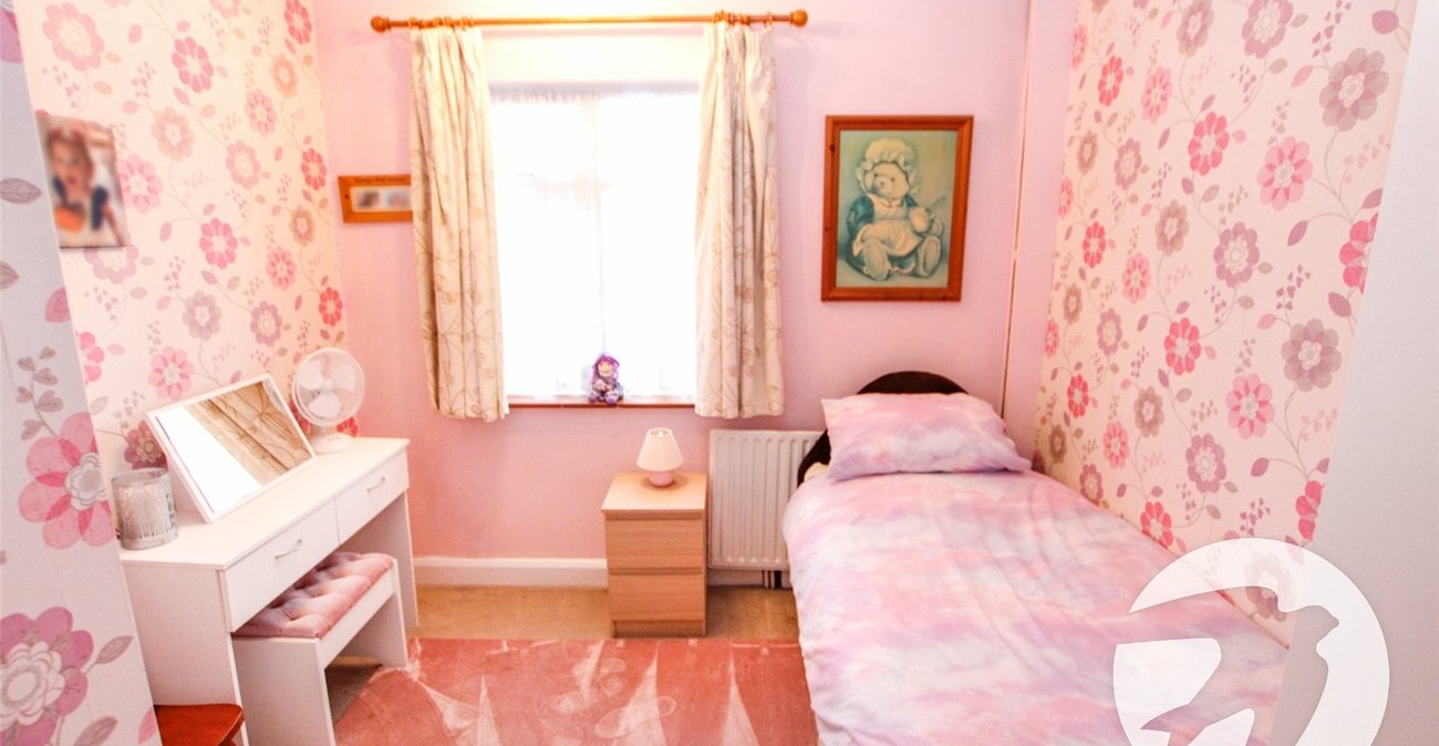 3 bedroom house for sale in London | Robinson Jackson