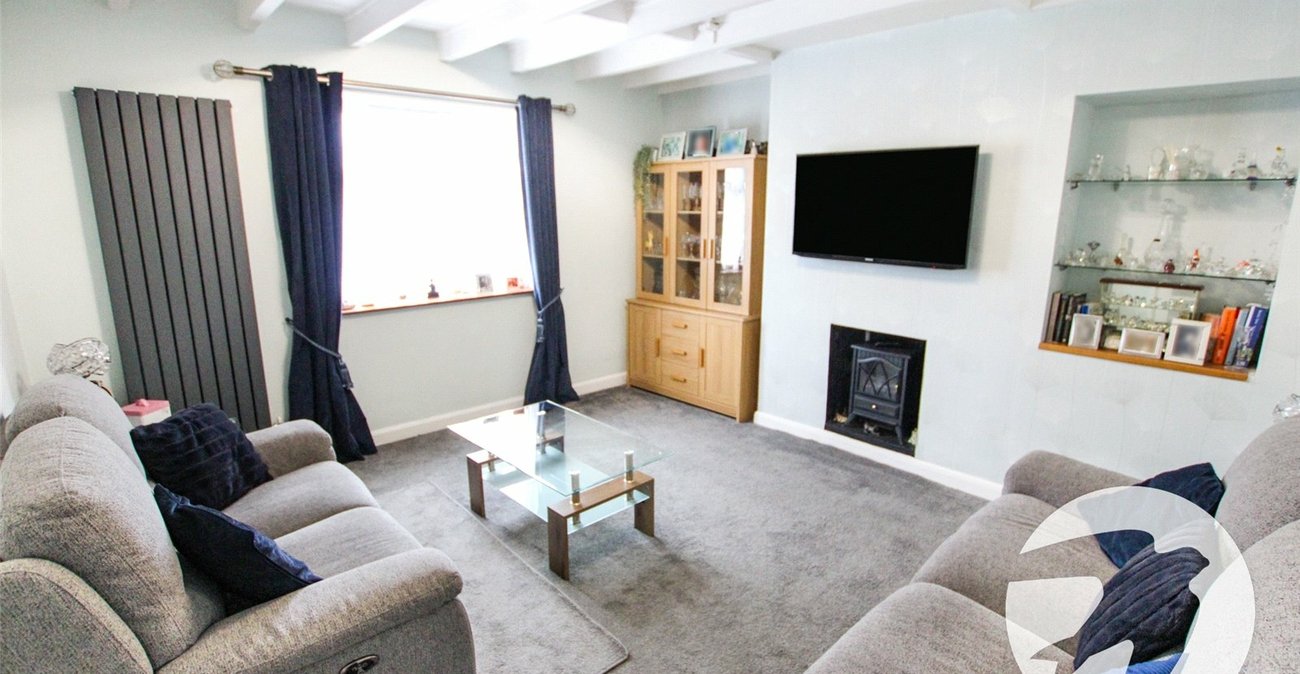 3 bedroom house for sale in London | Robinson Jackson