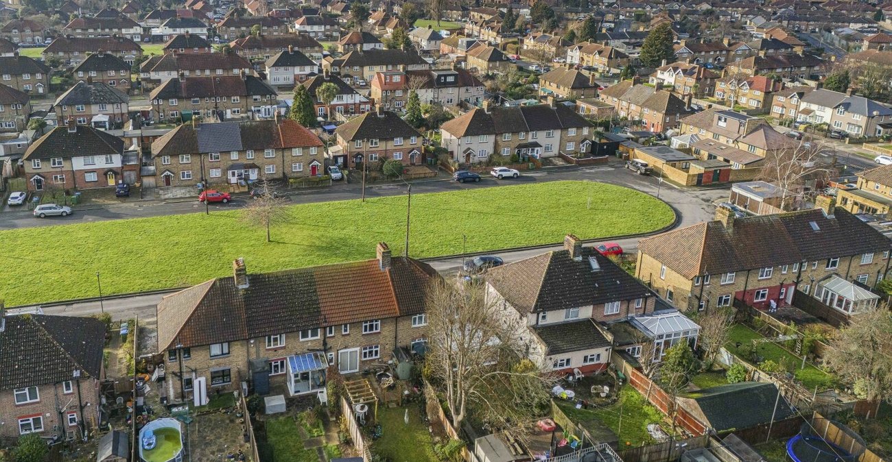 3 bedroom house for sale in London | Robinson Jackson