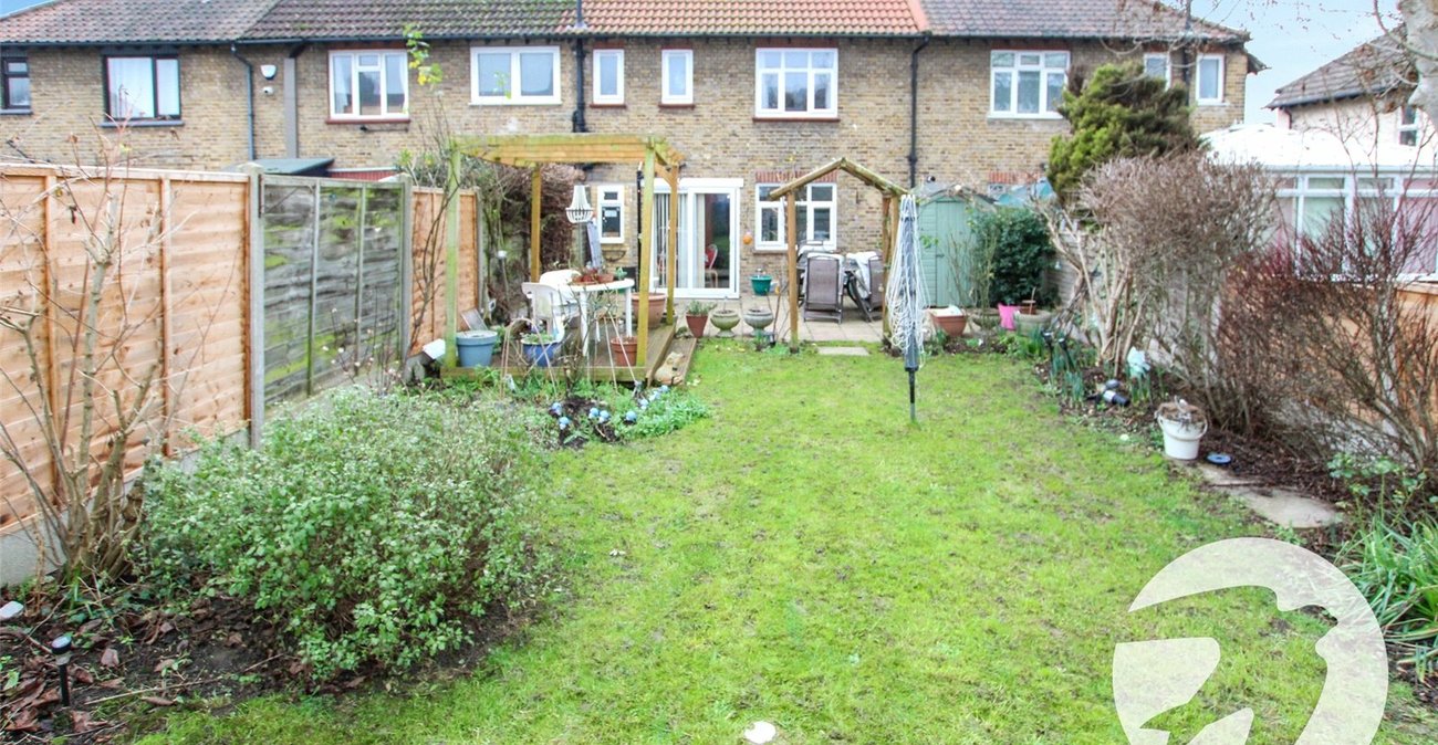3 bedroom house for sale in London | Robinson Jackson