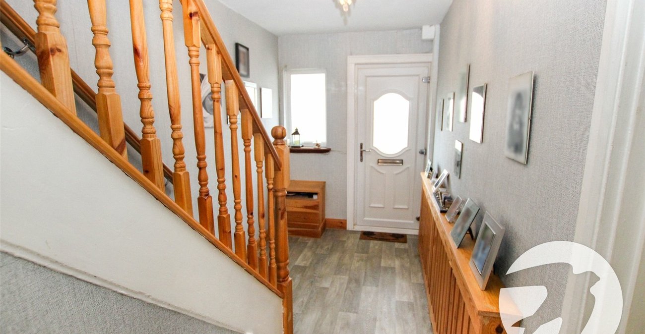 3 bedroom house for sale in London | Robinson Jackson