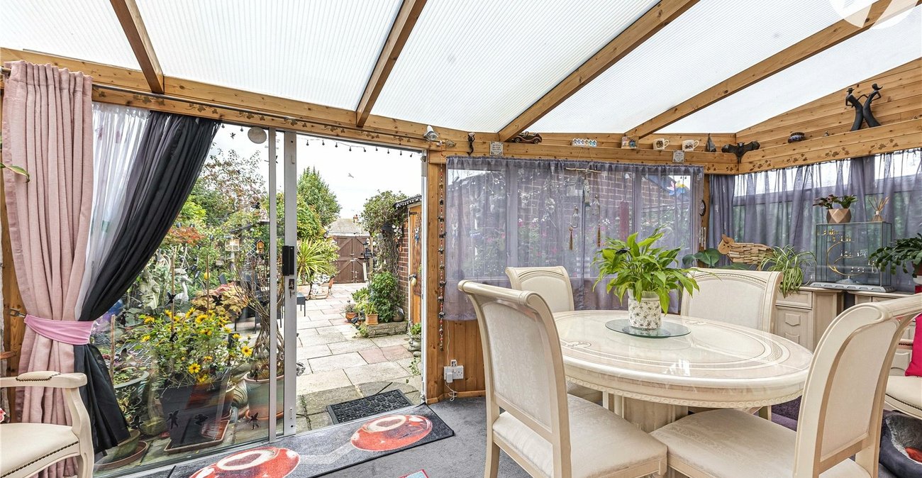 2 bedroom house for sale in Swanscombe | Robinson Jackson