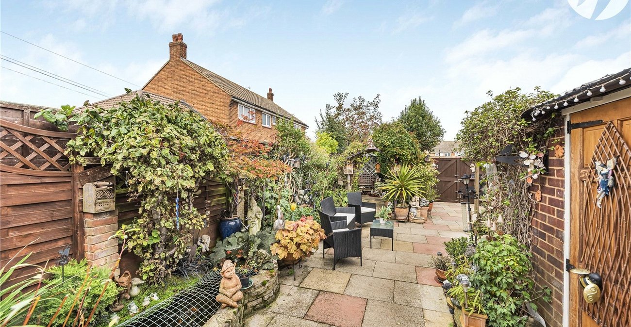 2 bedroom house for sale in Swanscombe | Robinson Jackson