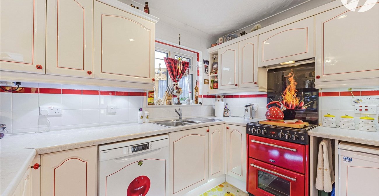 2 bedroom house for sale in Swanscombe | Robinson Jackson