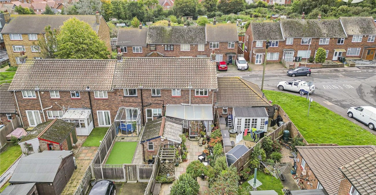 2 bedroom house for sale in Swanscombe | Robinson Jackson