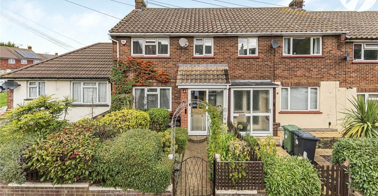 2 bedroom house for sale in Swanscombe | Robinson Jackson