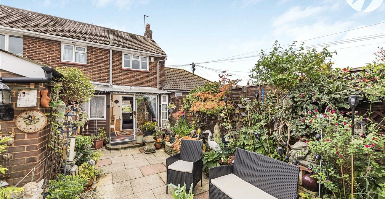 2 bedroom house for sale in Swanscombe | Robinson Jackson