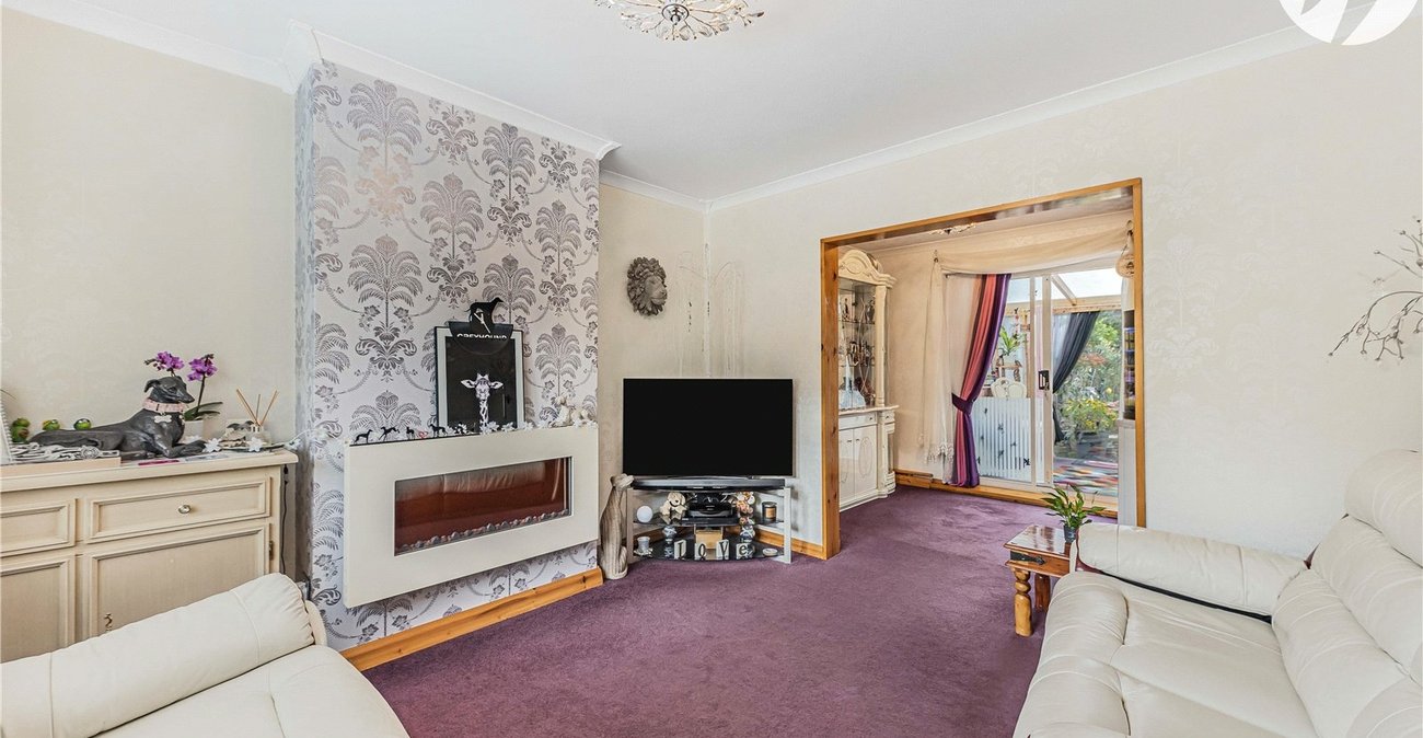 2 bedroom house for sale in Swanscombe | Robinson Jackson