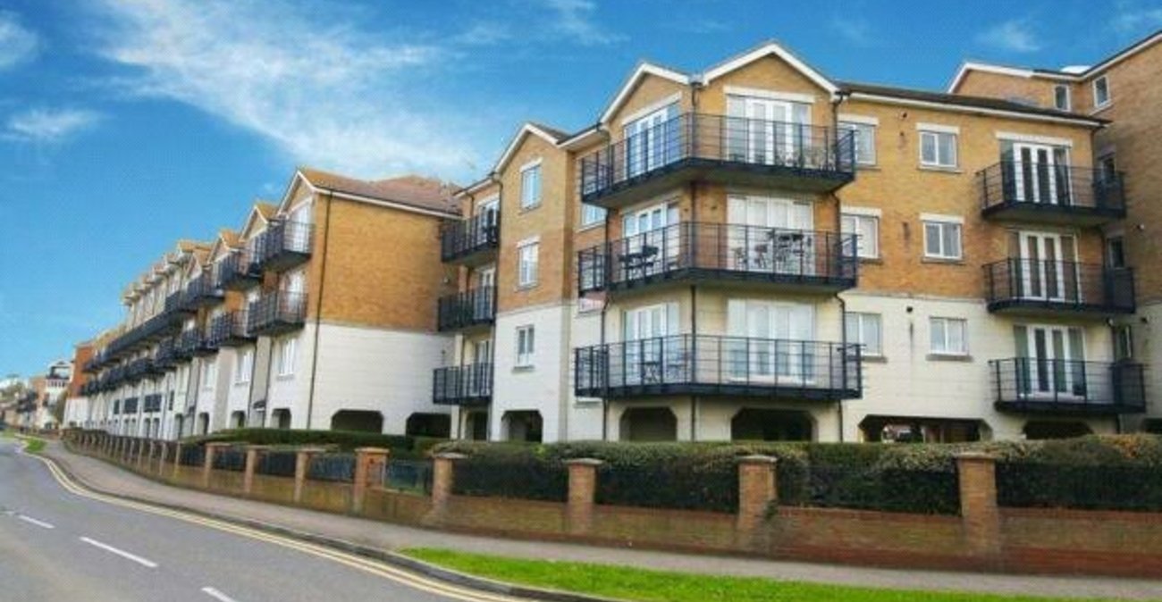 2 bedroom property for sale in  | Robinson Michael & Jackson