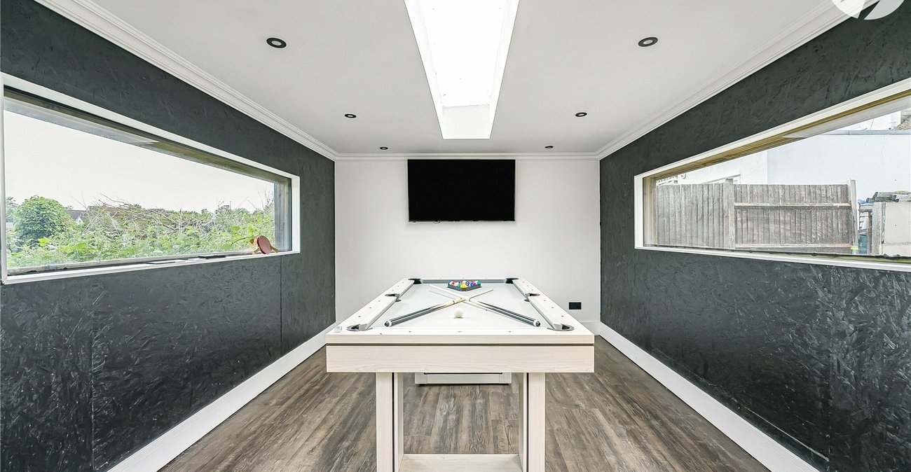 5 bedroom bungalow for sale in Sutton At Hone | Robinson Jackson