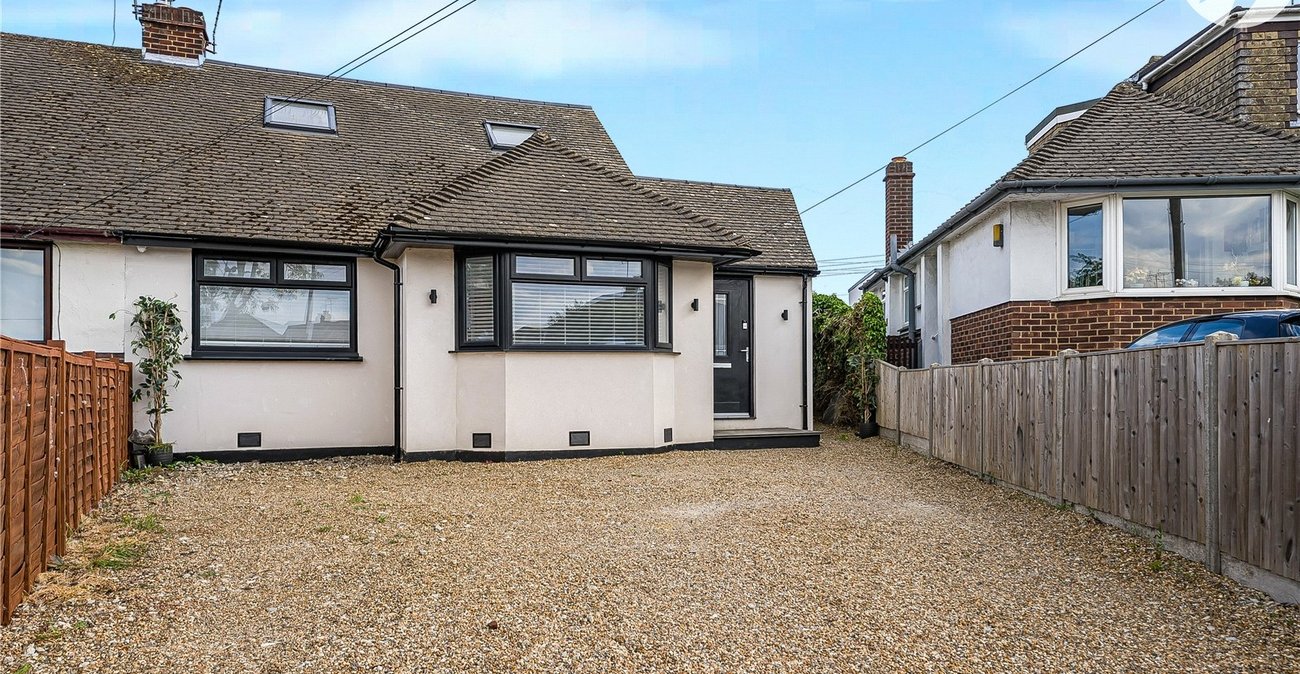 5 bedroom bungalow for sale in Sutton At Hone | Robinson Jackson