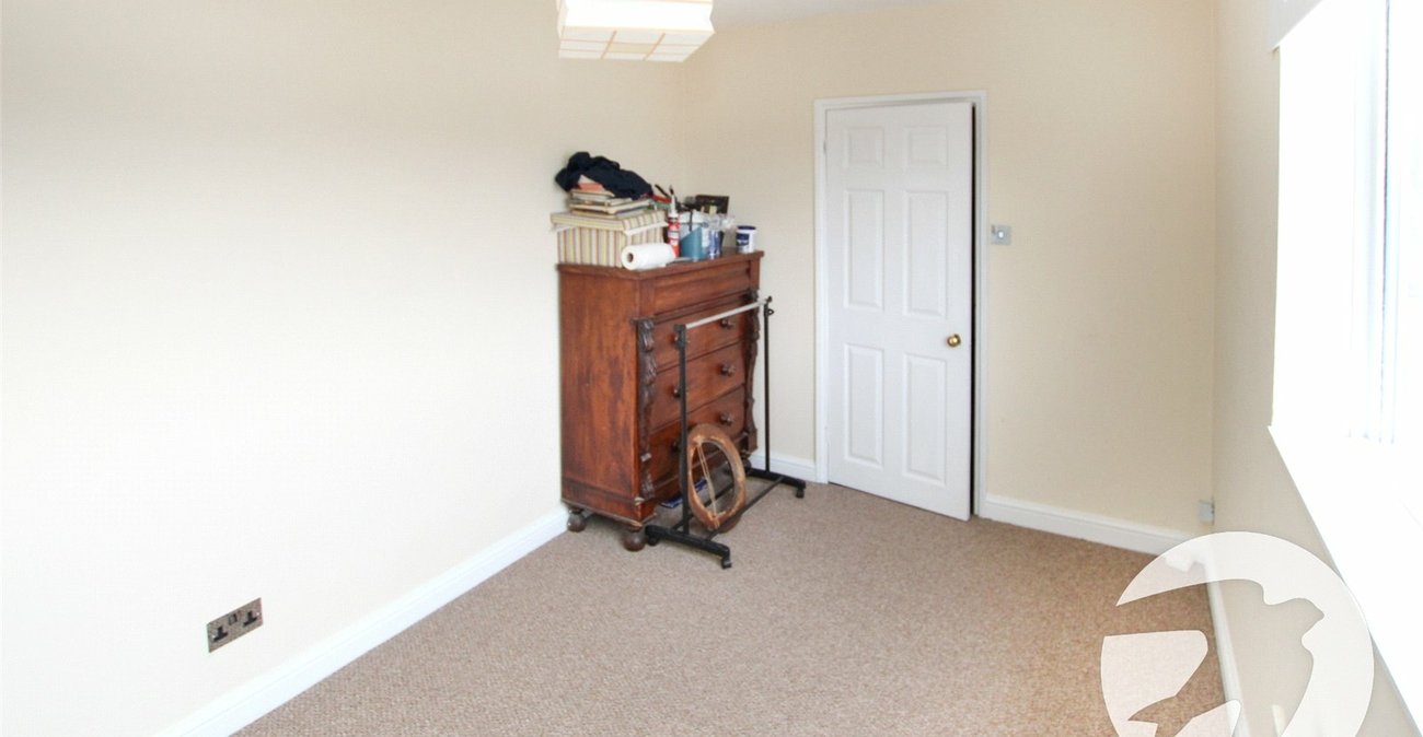 3 bedroom house for sale in London | Robinson Jackson