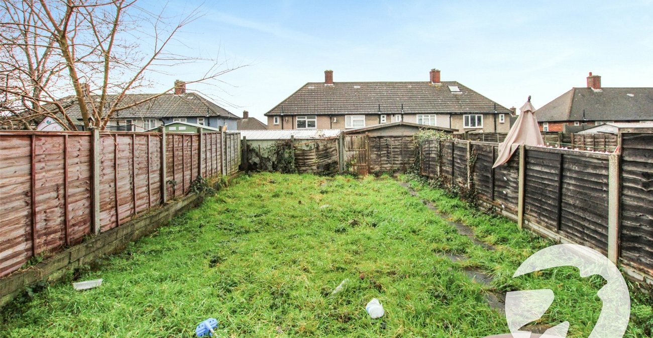 3 bedroom house for sale in London | Robinson Jackson