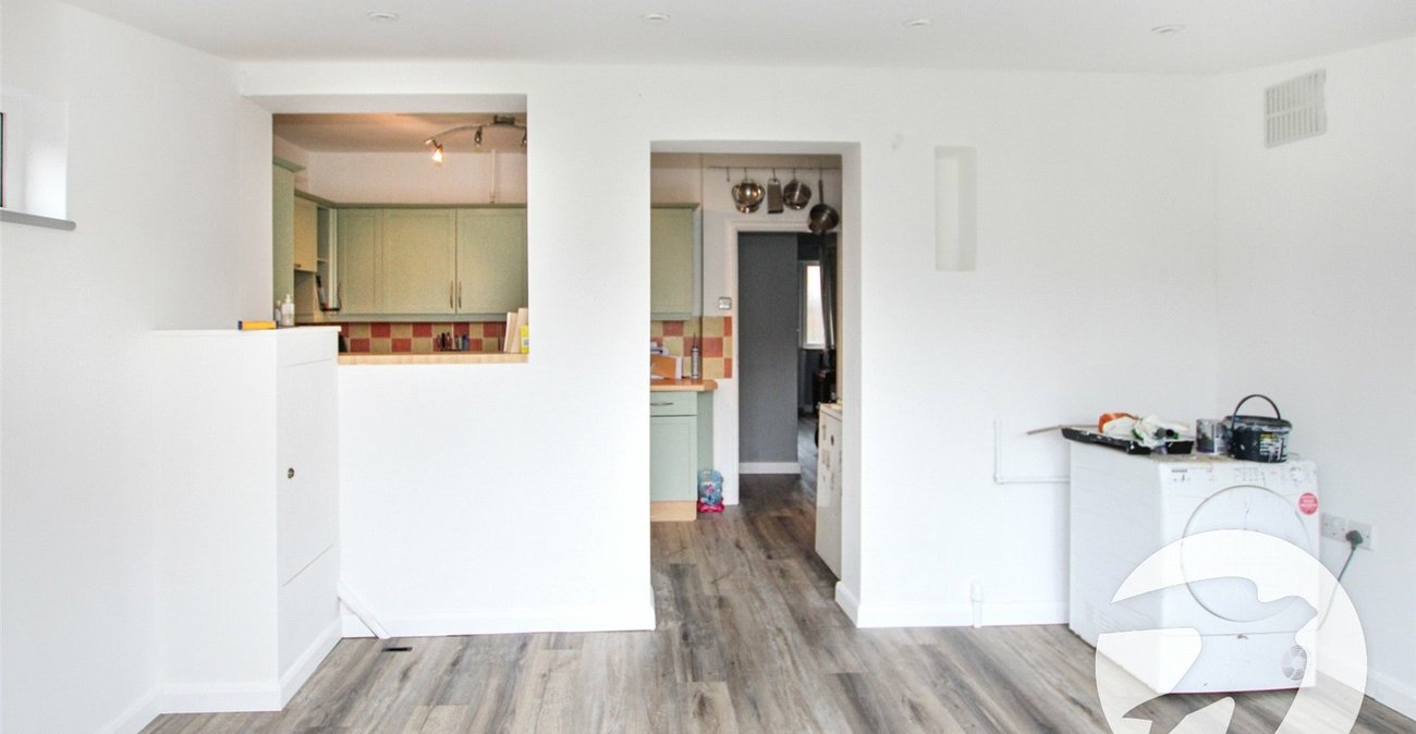 3 bedroom house for sale in London | Robinson Jackson