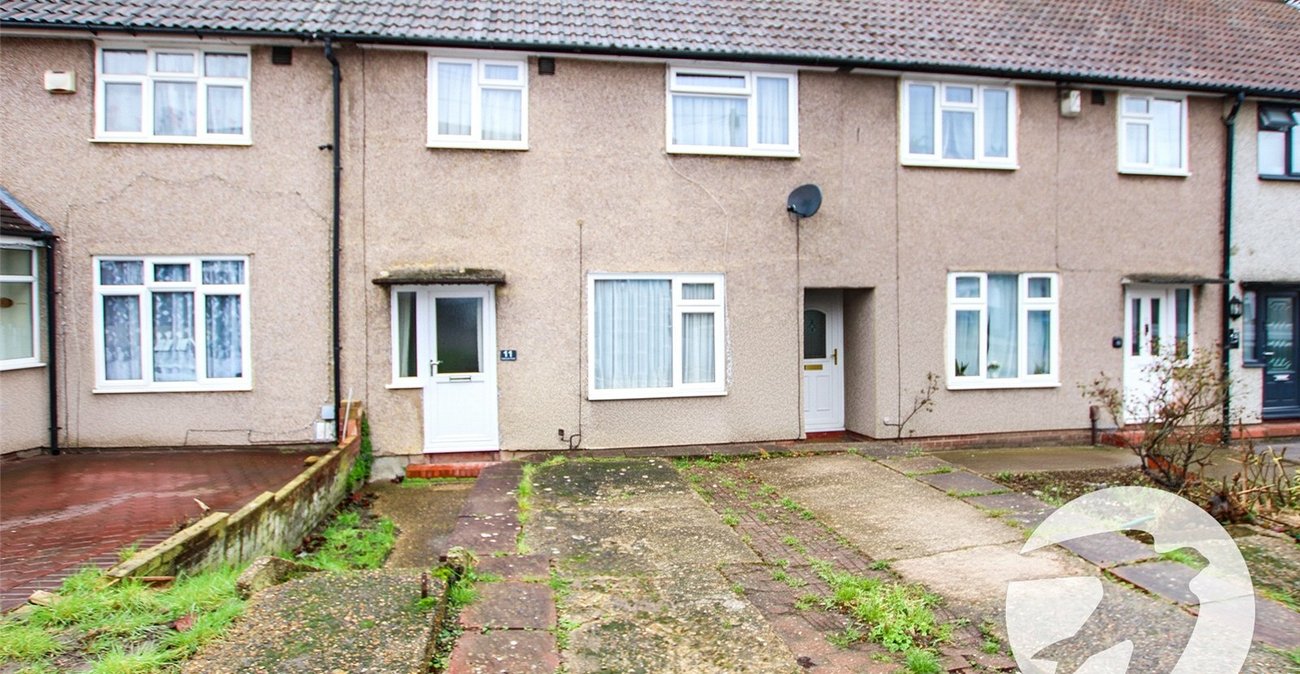 3 bedroom house for sale in London | Robinson Jackson