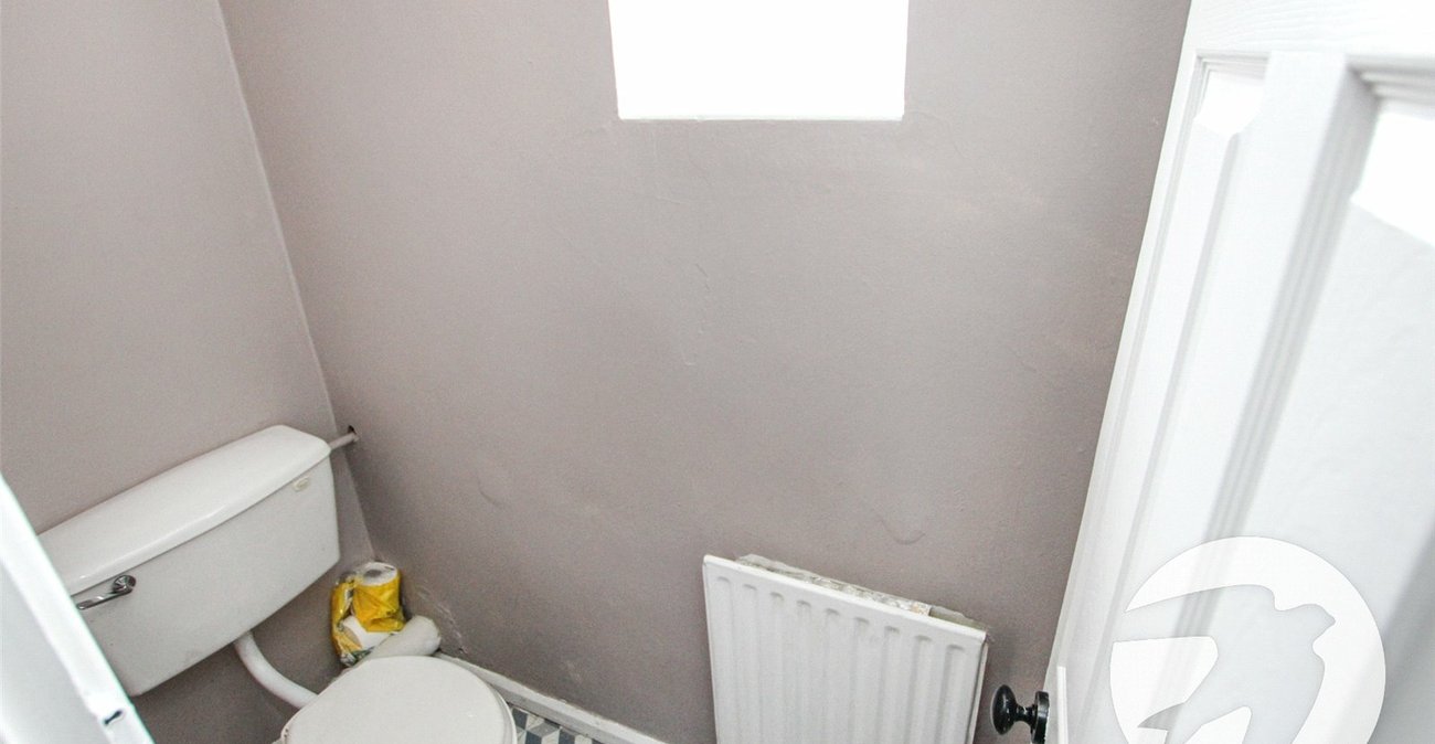 3 bedroom house for sale in London | Robinson Jackson