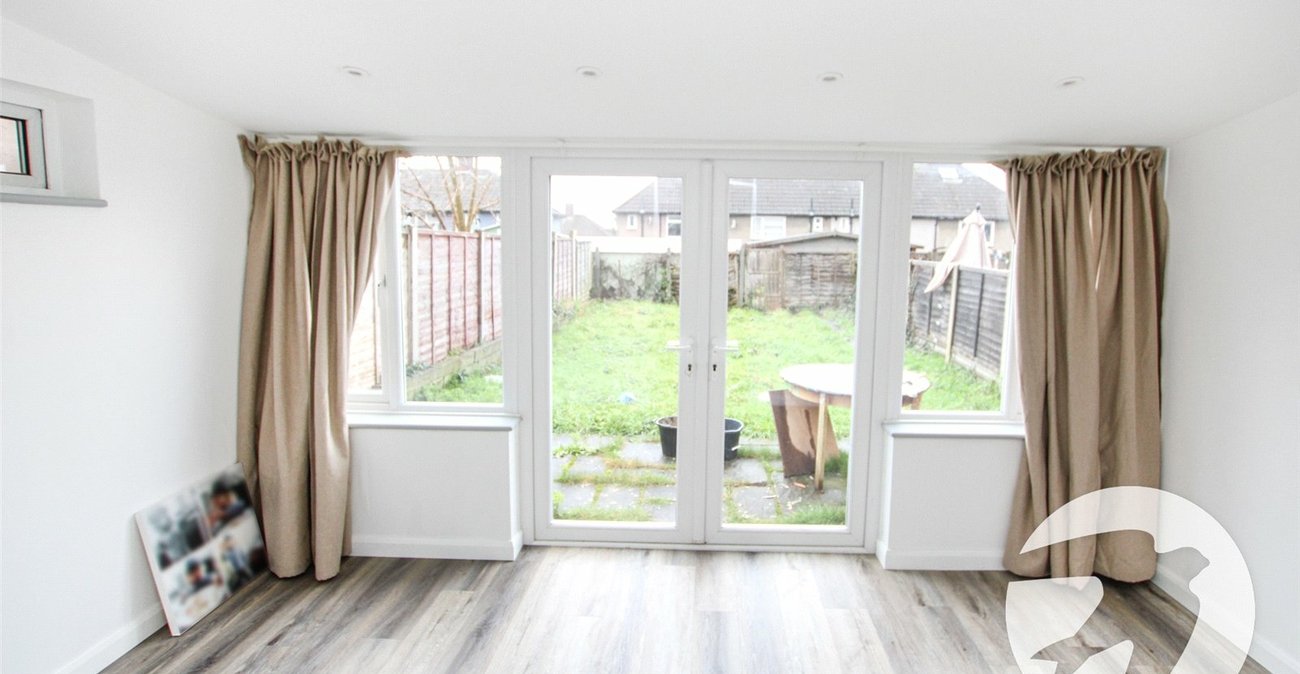 3 bedroom house for sale in London | Robinson Jackson